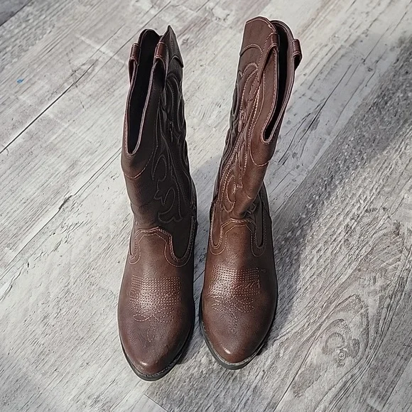 Kids Brown Cowboy Boots - Picture 2 of 3